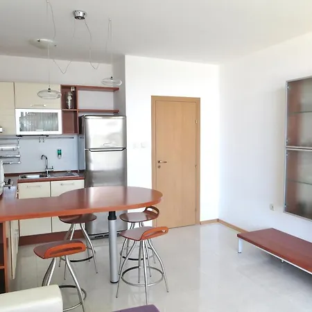 In Riviera Complex Apartamento