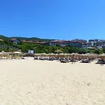 Apartment In Riviera Complex Sveti Vlas