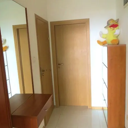 In Riviera Complex アパート *