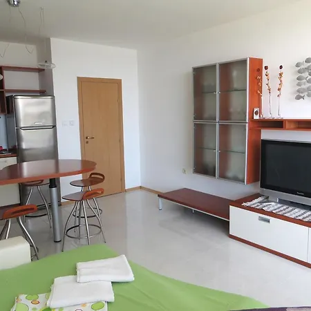 In Riviera Complex * スヴェティ・ヴラス