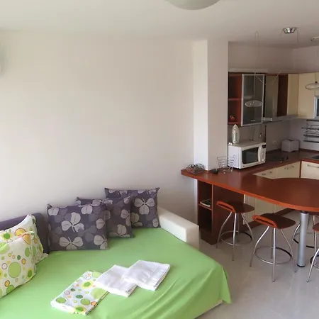 Apartment In Riviera Complex Sveti Vlas