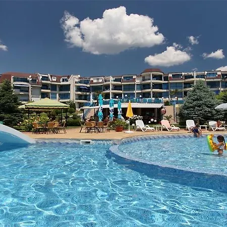 Apartment In Riviera Complex Sveti Vlas