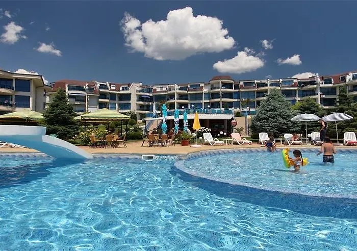 Apartment In Riviera Complex Sveti Vlas